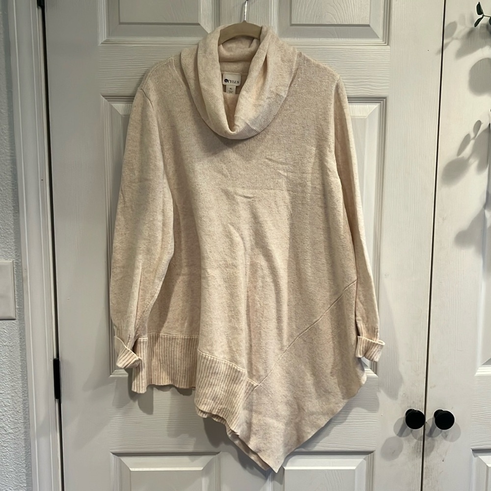 Stylus brand size XL pullover tunic length sweater with oversized collar